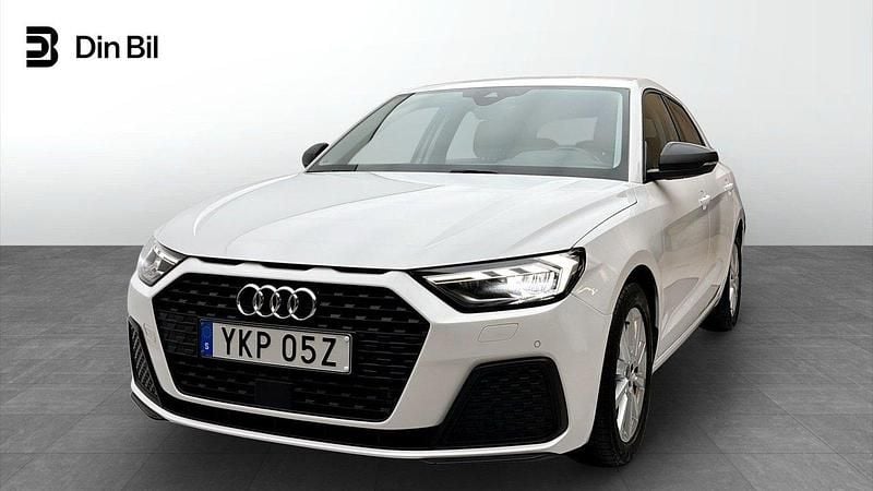 Vit Begagnad 2022 Audi A1 Sportback Proline Halvkombi | 204 000 kr (Bra pris) - Bild 1/4