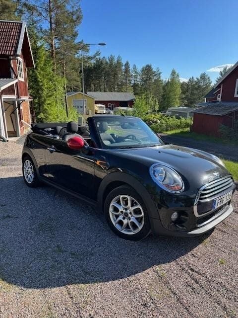 Svart Begagnad 2016 Mini Cooper Cabriolet Pepper Cab | 149 500 kr (Bra pris) - Bild 1/4