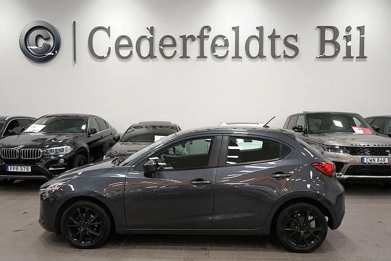 Grå Begagnad 2016 Mazda 2 Halvkombi | 129 900 kr (Bra pris) - Bild 1/4