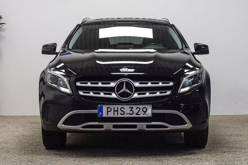 Begagnad Mercedes GLA200 Urban 156 HK (114 kW) 2018 Svart SUV