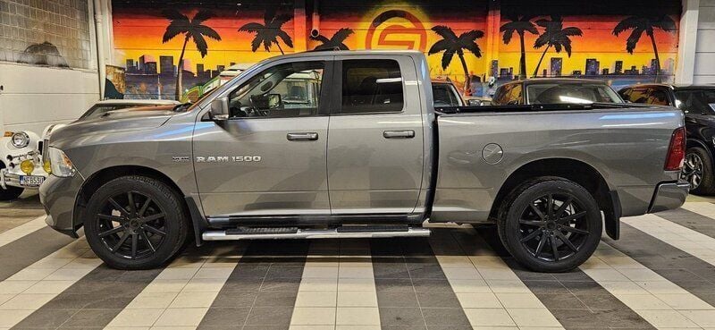 Mörkgrå (grå) Begagnad 2011 Dodge Ram Pickup | 169 500 kr (Bra pris) - Bild 1/4