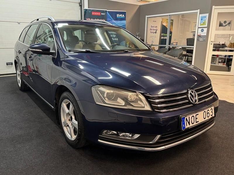 Begagnad VW Passat 140 HK (102 kW) 2011 Blå
