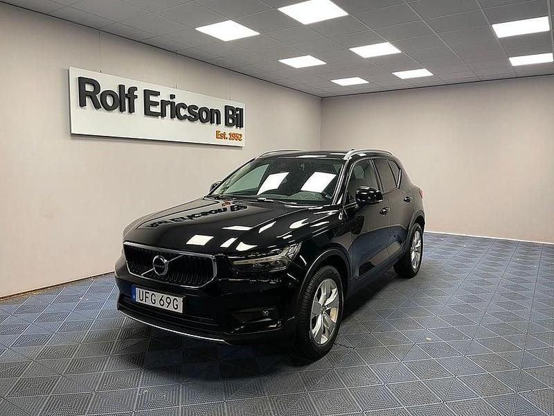 Begagnad Volvo XC40 Momentum 129 HK (94 kW) 2021 Svart SUV