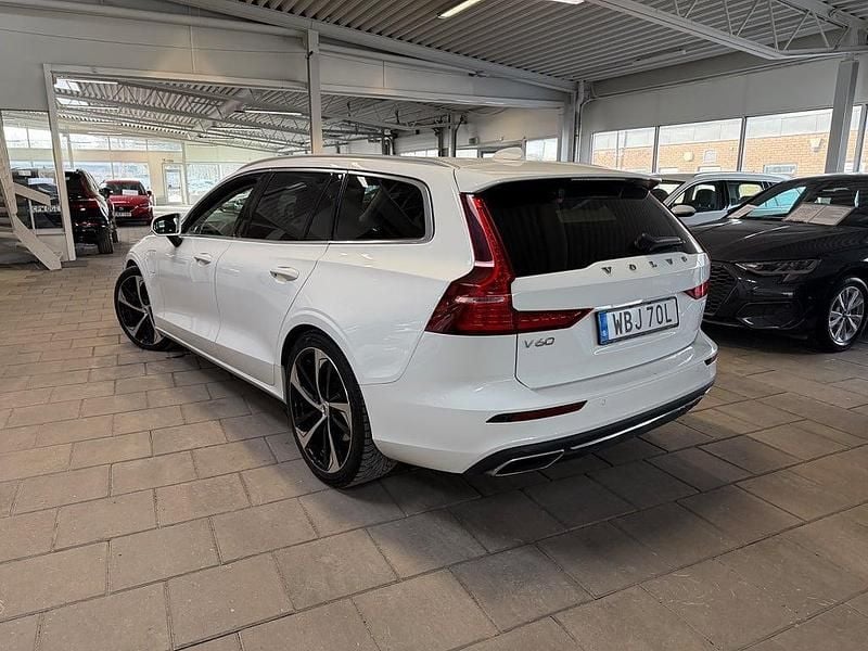 Begagnad Volvo V60 Inscription 253 HK (186 kW) 2021 Vit Kombi