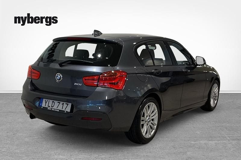 Begagnad BMW 118 M Sport 137 HK (100 kW) 2017 Grå Halvkombi