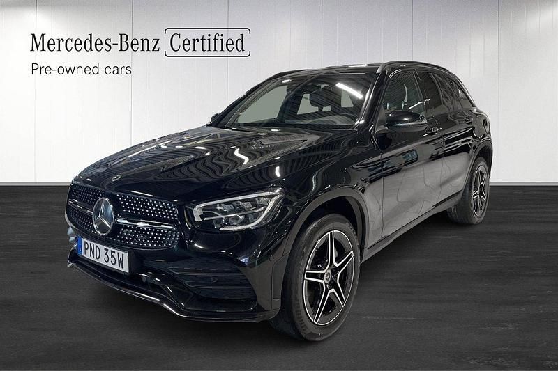 Svart Begagnad 2021 Mercedes GLC300e AMG line SUV | 429 000 kr (Dyr) - Bild 1/4