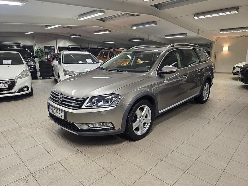 Ljusbrun Begagnad 2014 VW Passat Alltrack Kombi | 194 500 kr (Marknadspris) - Bild 1/4