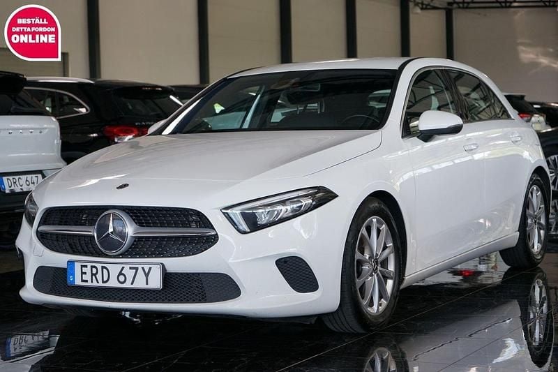 Vit Begagnad 2020 Mercedes A180 Halvkombi | 199 500 kr (Superpris) - Bild 1/4