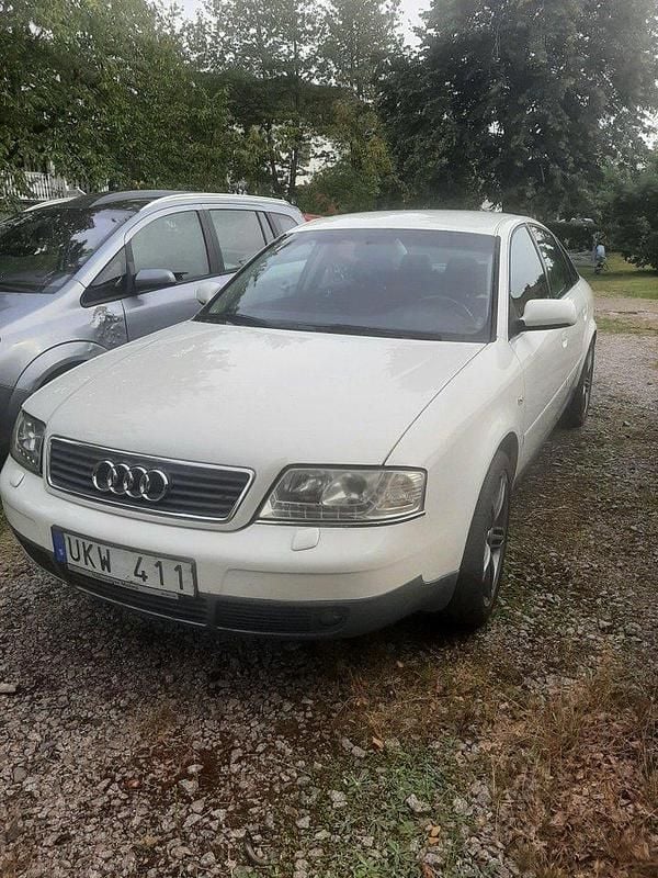 Vit Begagnad 2004 Audi A6 Sedan | 40 000 kr (Superpris) - Bild 1/4