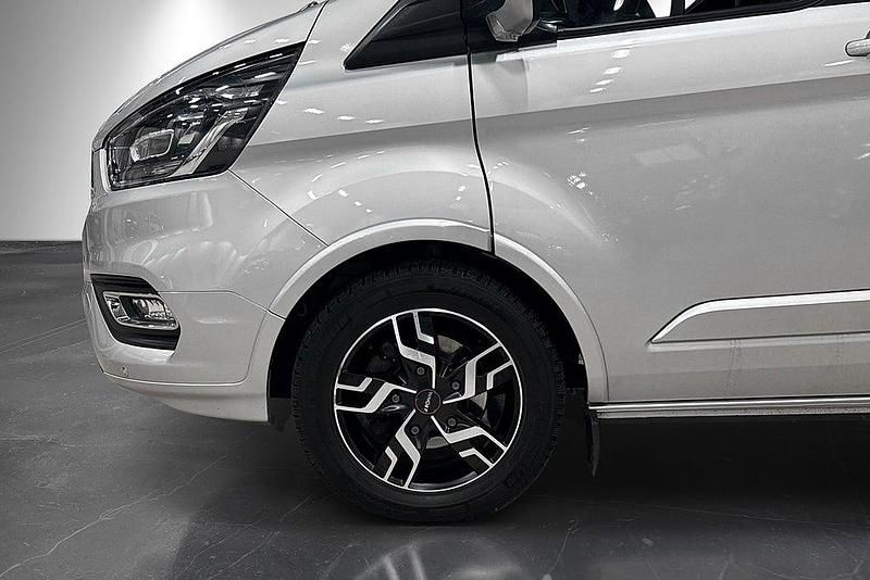 Begagnad Ford Tourneo Titanium 185 HK (136 kW) 2020 Grå Minibuss