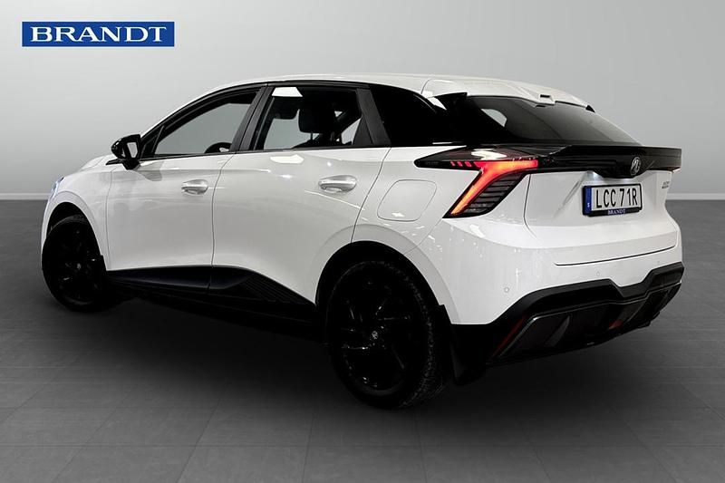 Begagnad MG MG4 EV 125 kW (171 HK) 2023 Vit Halvkombi