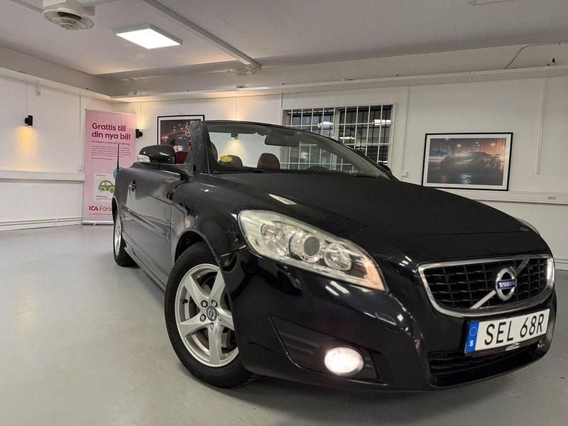 Svart Begagnad 2010 Volvo C70 Momentum Cab | 79 900 kr (Bra pris) - Bild 1/4