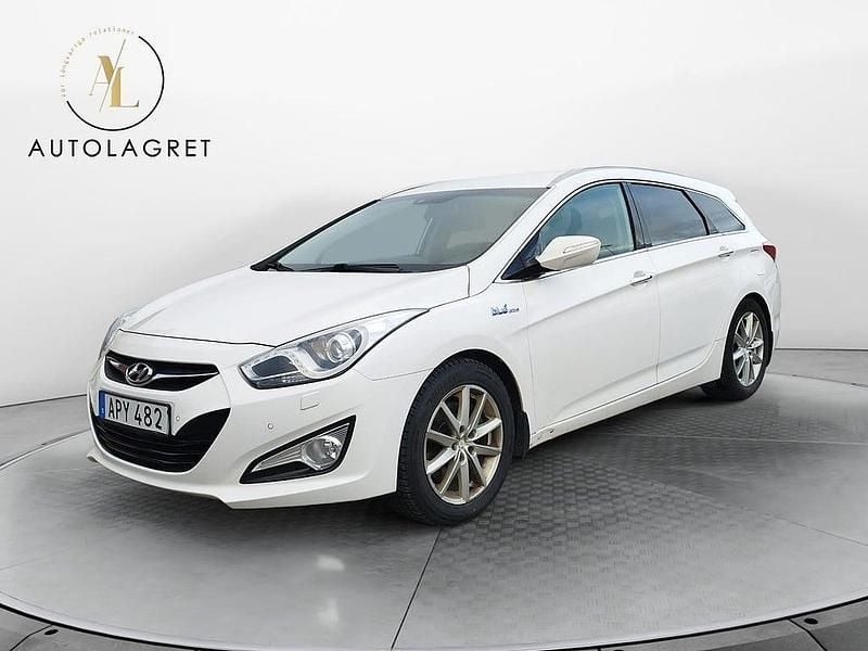Vit Begagnad 2013 Hyundai i40 Kombi | 89 700 kr (Marknadspris) - Bild 1/4