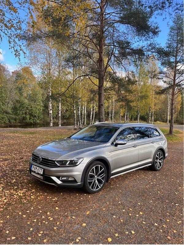 Silver Begagnad 2017 VW Passat Alltrack Kombi | 150 000 kr (Bra pris) - Bild 1/4