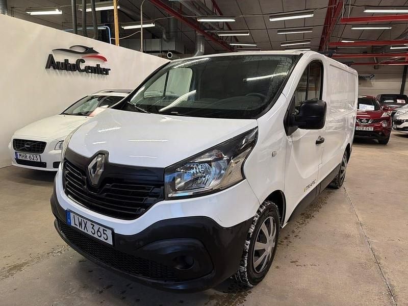 Vit Begagnad 2015 Renault Trafic Minibuss | 109 900 kr (Bra pris) - Bild 1/4