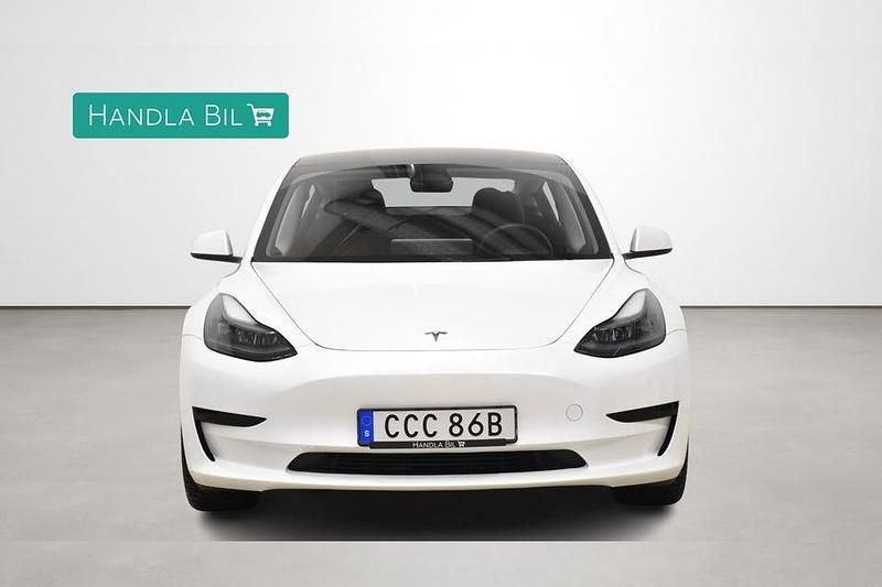 Begagnad Tesla Model 3 Standard Range 235 kW (320 HK) 2022 Vit Sedan