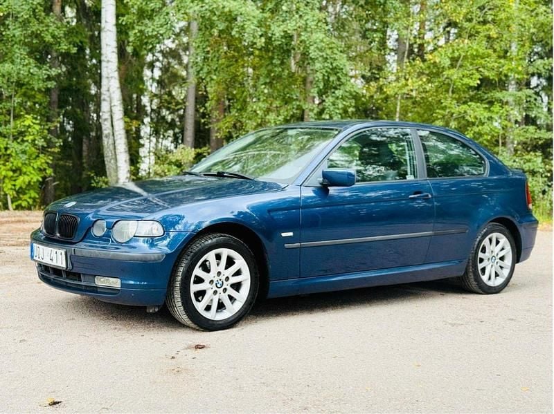 Blå Begagnad 2003 BMW 316 Compact Halvkombi | 31 900 kr (Marknadspris) - Bild 1/4