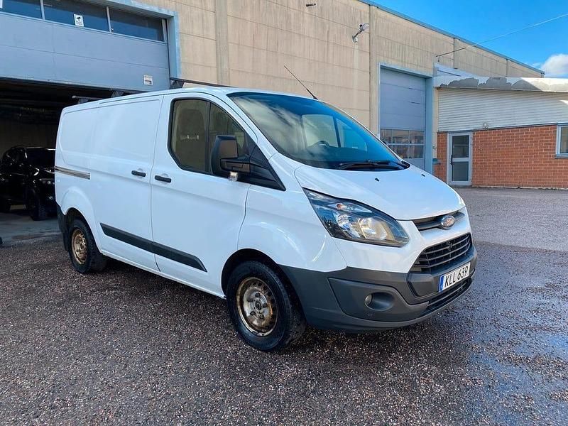 Begagnad Ford Transit Custom 101 HK (74 kW) 2015 Vit Van