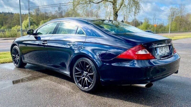 Begagnad Mercedes CLS350 272 HK (200 kW) 2005 Mörkblå (blå) Sportkupé
