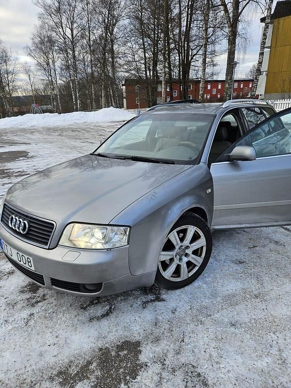 Begagnad Audi A6 150 HK (110 kW) 2003 Kombi