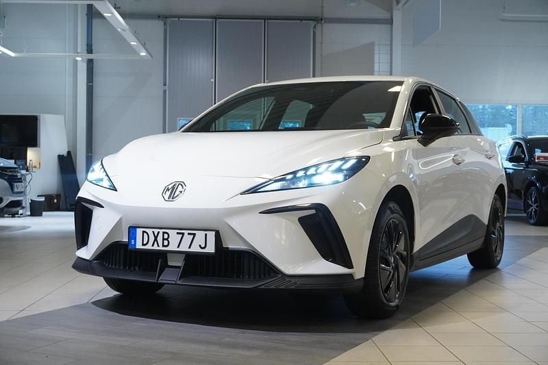 Dover white Begagnad 2023 MG MG4 EV Halvkombi | 178 800 kr (Superpris) - Bild 1/4