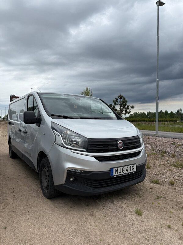 Grå Begagnad 2019 Fiat Talento Van | 100 000 kr (Bra pris) - Bild 1/4