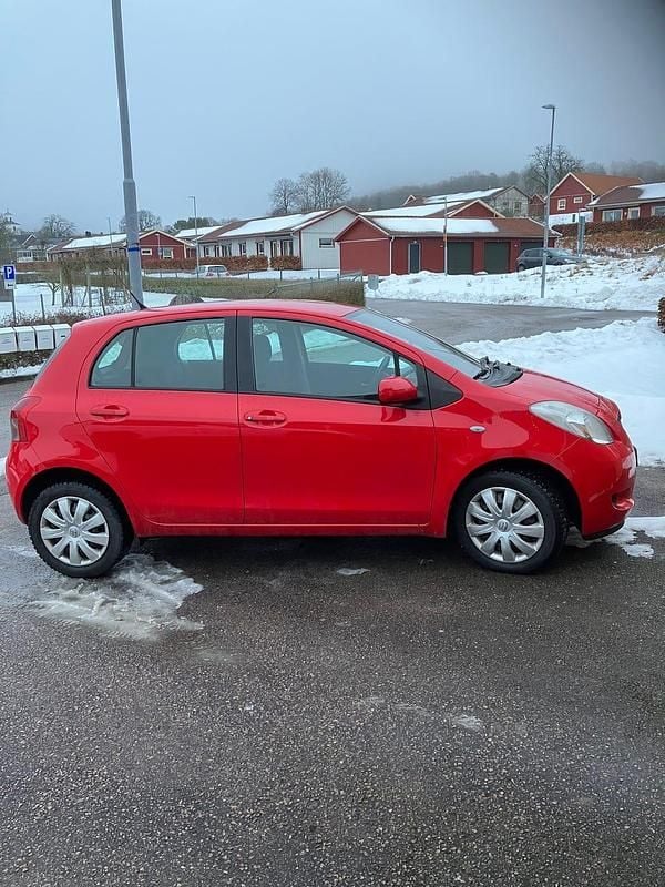 Begagnad Toyota Yaris 87 HK (63 kW) 2008 Halvkombi