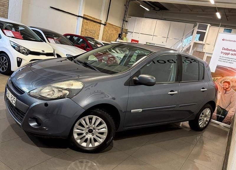 Begagnad Renault Clio R.S. 75 HK (55 kW) 2011 Blå Halvkombi