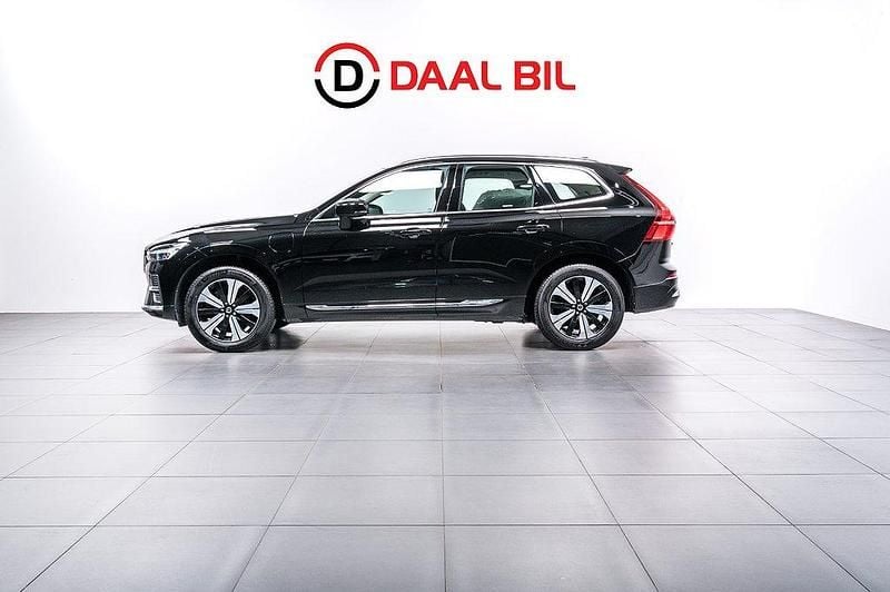 Svart Begagnad 2022 Volvo XC60 Core SUV | 369 700 kr (Bra pris) - Bild 1/4