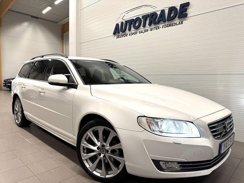 Vit Begagnad 2016 Volvo V70 Standard Kombi | 199 900 kr (Dyr) - Bild 1/4