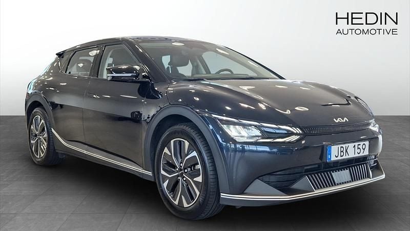 Blå (blue) Begagnad 2022 Kia EV6 SUV | 389 900 kr - Bild 1/4