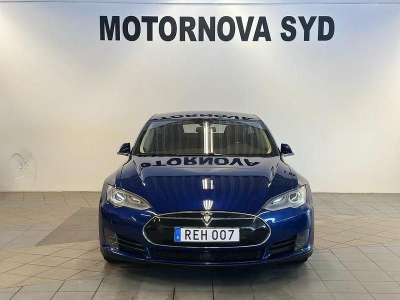 Begagnad Tesla Model S 311 kW (423 HK) 2015 Blå Halvkombi