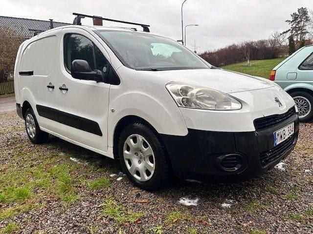 Begagnad Peugeot Partner 90 HK (66 kW) 2012 Vit Minibuss