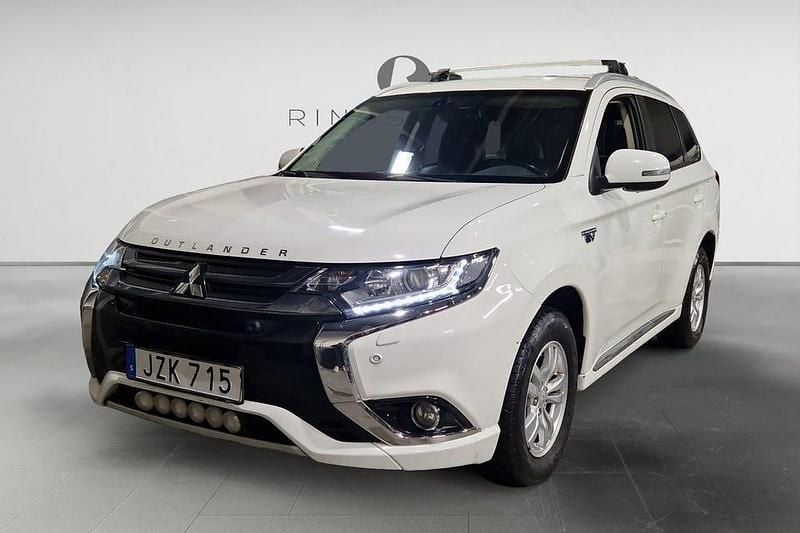 Vit Begagnad 2016 Mitsubishi Outlander SUV | 134 900 kr (Marknadspris) - Bild 1/3