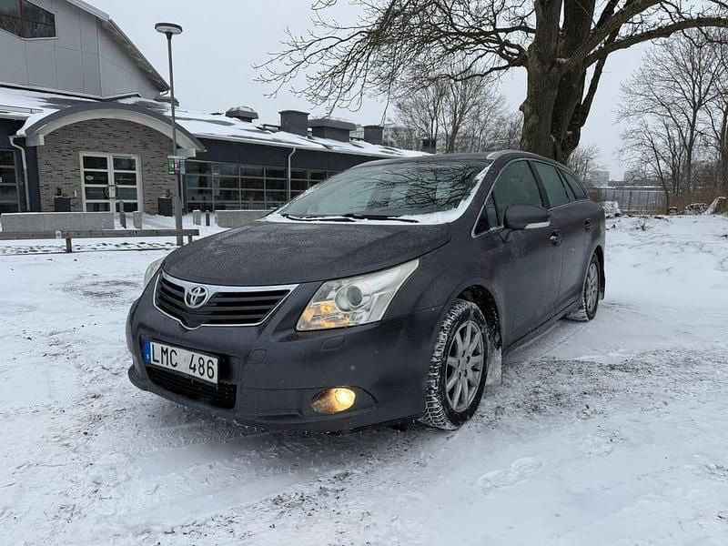 Mörkgrå Begagnad 2009 Toyota Avensis Multidrive S Kombi | 43 900 kr (Bra pris) - Bild 1/4
