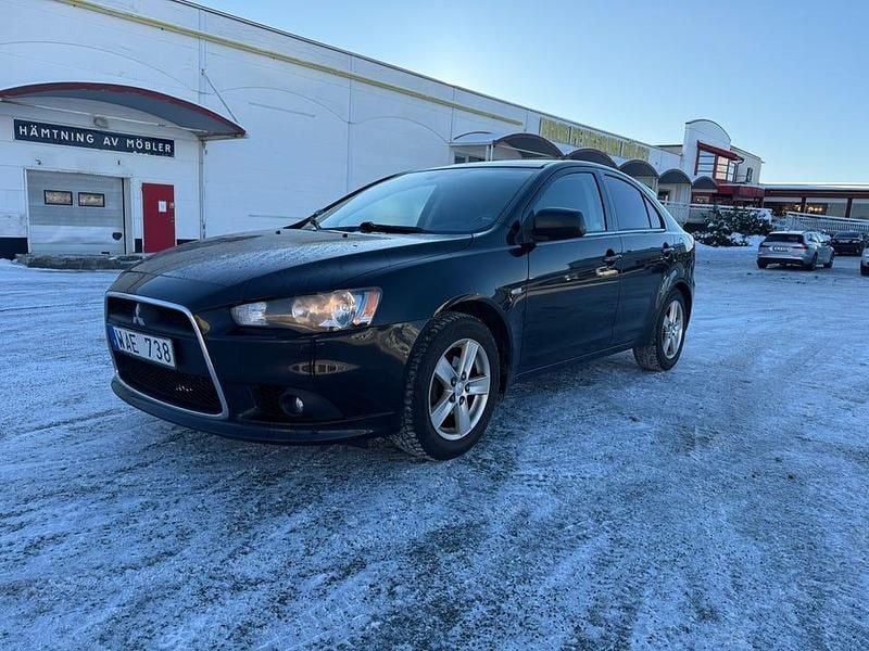 Begagnad 2010 Mitsubishi Lancer Sportback Halvkombi | 36 000 kr (Bra pris) - Bild 1/4