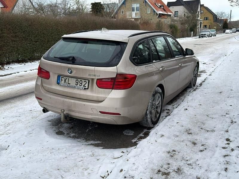 Begagnad BMW 318 143 HK (105 kW) 2013 Kombi