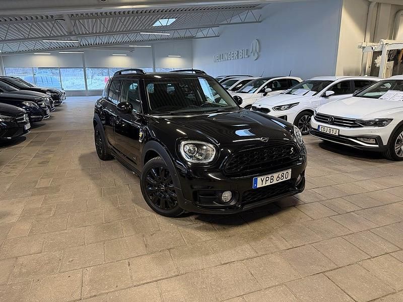 Svart Begagnad 2018 Mini Cooper Countryman Salt SUV | 174 500 kr (Marknadspris) - Bild 1/4