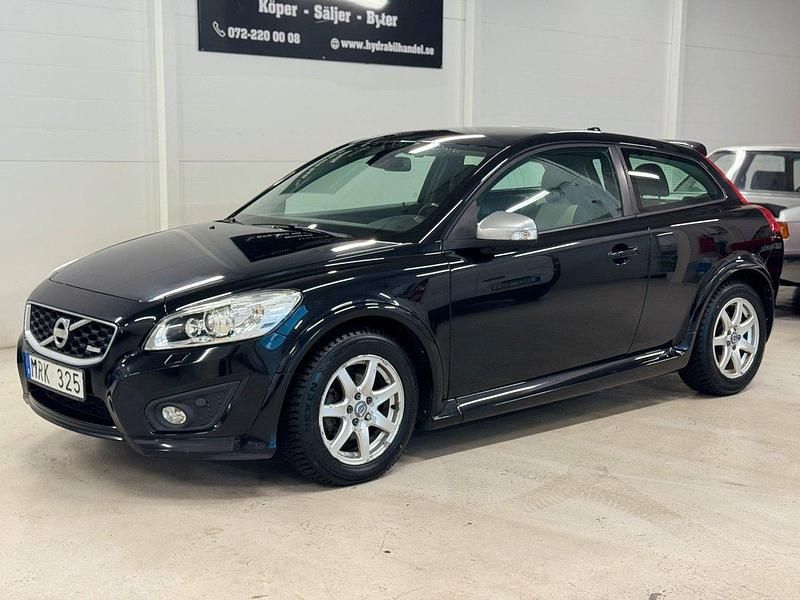 Svart Begagnad 2012 Volvo C30 R-Design Halvkombi | 79 900 kr (Marknadspris) - Bild 1/4