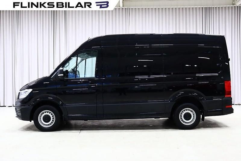Deep black pärleffekt Begagnad 2022 VW Crafter Van | 439 900 kr (Lite dyr) - Bild 1/4