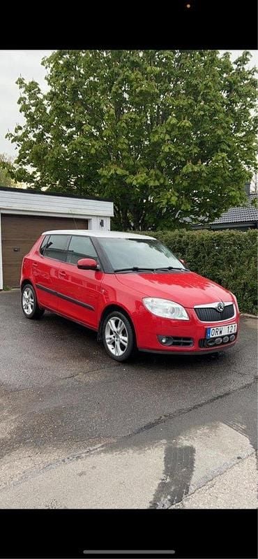 Röd Begagnad 2008 Skoda Fabia Halvkombi | 38 900 kr (Marknadspris) - Bild 1/4