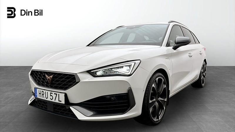 Vit Begagnad 2023 Cupra Leon VZ Kombi | 289 900 kr (Marknadspris) - Bild 1/4