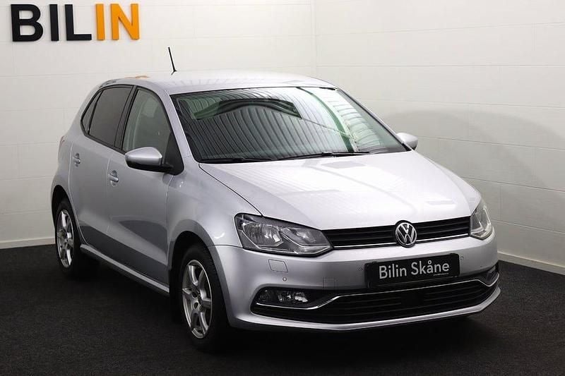 Silver Begagnad 2015 VW Polo Halvkombi | 109 900 kr (Marknadspris) - Bild 1/4