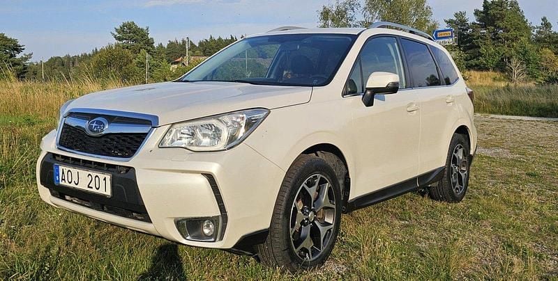 Vit Begagnad 2013 Subaru Forester SUV | 124 900 kr (Superpris) - Bild 1/4