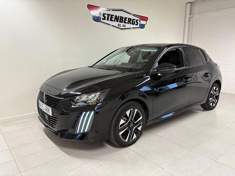 Svart Begagnad 2024 Peugeot 208 Allure Halvkombi | 209 900 kr (Lite dyr) - Bild 1/4