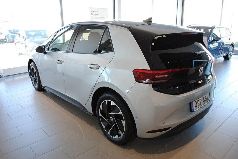 Begagnad VW ID.3 Pro Performance 239 kW (326 HK) 2024 Silver Halvkombi