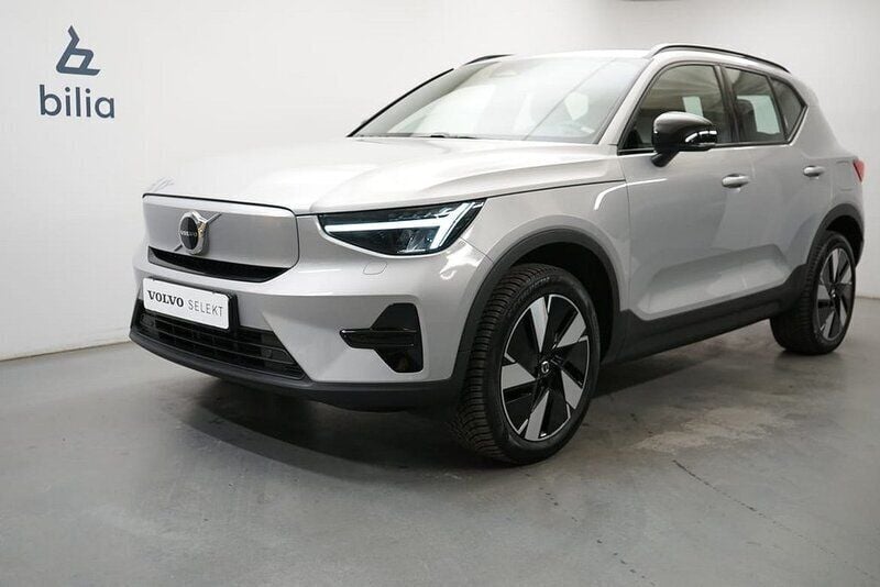 Silver Begagnad 2023 Volvo XC40 Core SUV | 419 900 kr - Bild 1/3