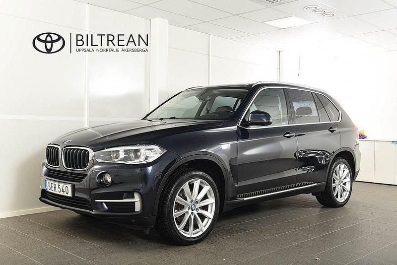 Blå Begagnad 2016 BMW X5 Sport Line SUV | 264 900 kr (Bra pris) - Bild 1/4