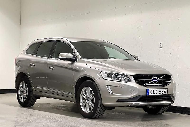Begagnad Volvo XC60 Summum 181 HK (133 kW) 2014 Ljusbrun SUV