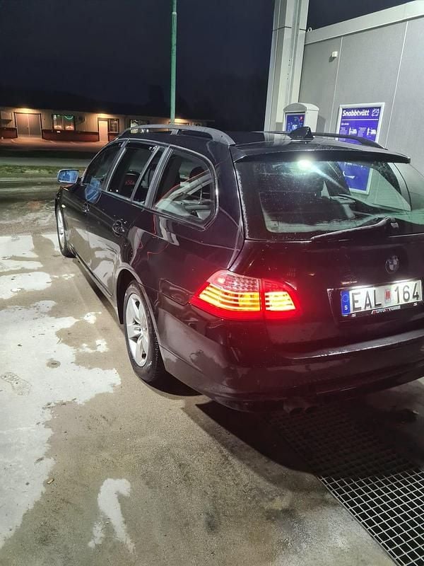 Begagnad 2008 BMW 523 Kombi | 60 000 kr (Marknadspris) - Bild 1/4